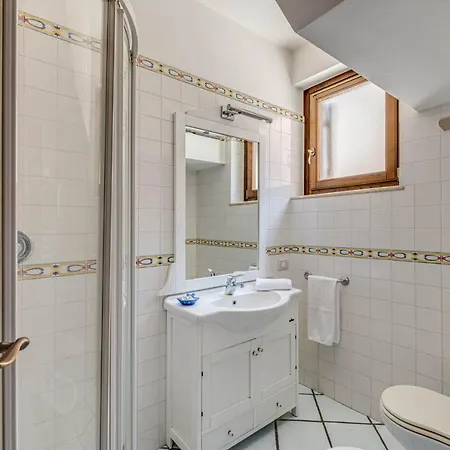 La Terrazza Sul Porto Apartment *